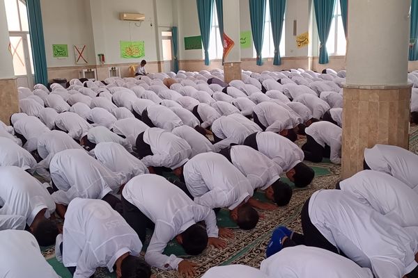 زنگ نماز در مدارس؛ گامی برای تقویت معنویت و تربیت دینی دانش‌آموزان