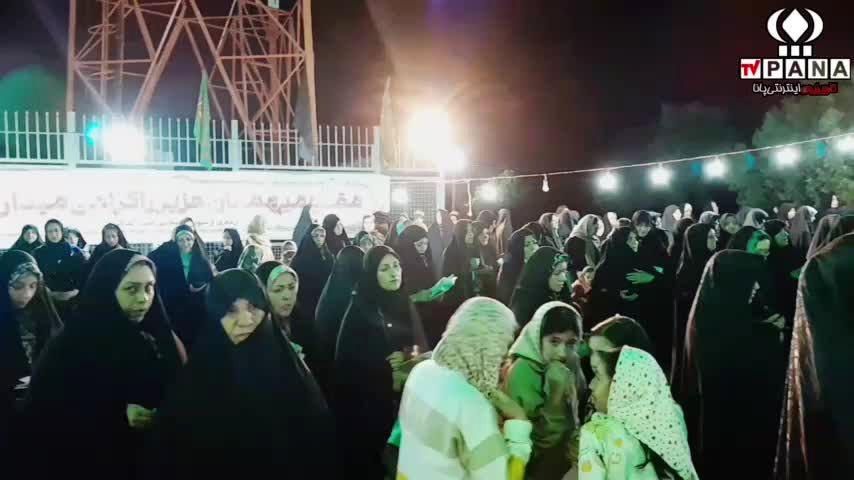 مردم داغدار کدکن در مراسم توسل برای امام خمینی گرد هم آمدند  