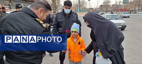 قدردانی مردم از مدافعان امنیت در روز پدر