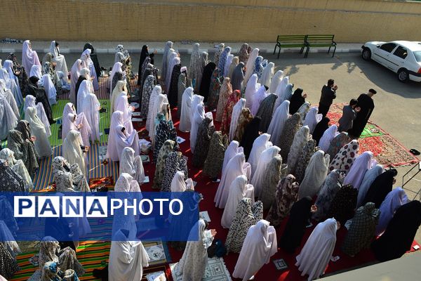 نماز باران، همخوانی زمین و آسمان در دبیرستان ولایت بهارستان‌دو