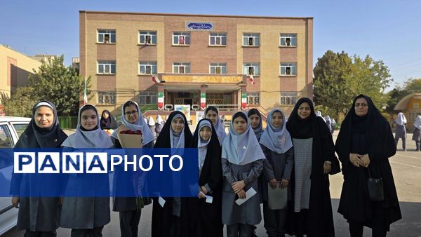 تجلیل دانشآموزان پیشتازان دبستان «دانش و هنر» نظرآباد از پرستاران بیمارستان امام حسن(ع)