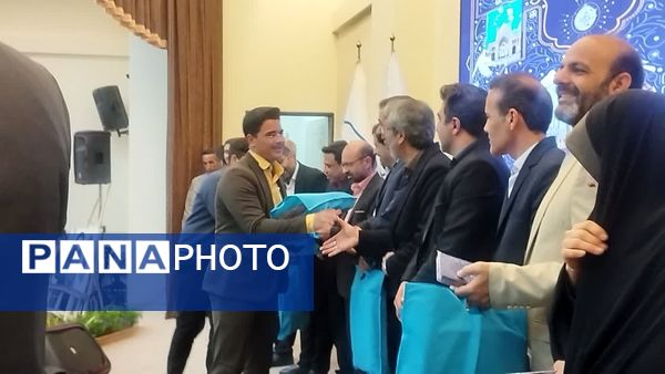اختتامیه  چهل و سومین دوره مسابقات قرآن، عترت و نماز استان اصفهان به میزبانی کاشان 