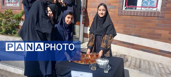  ایستگاه صلواتی به یاد شهدای نیروی انتظامی در دبیرستان فرهنگ