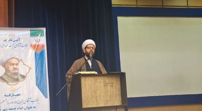 نماز جمعه تنها یک عبادت نیست بلکه مظهر وحدت مسلمین است