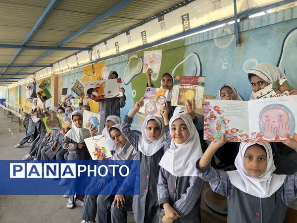 از «درخت آرزوها» تا «نمایشگاه هنری» در جشن روز کودک دبستان احمد کاظمی ۲