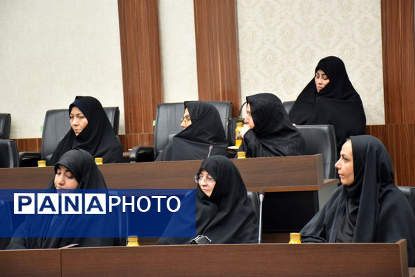 نشست هم‌اندیشی معاون استاندار با موسسان و مدیران مدارس غیردولتی تربت حیدریه 