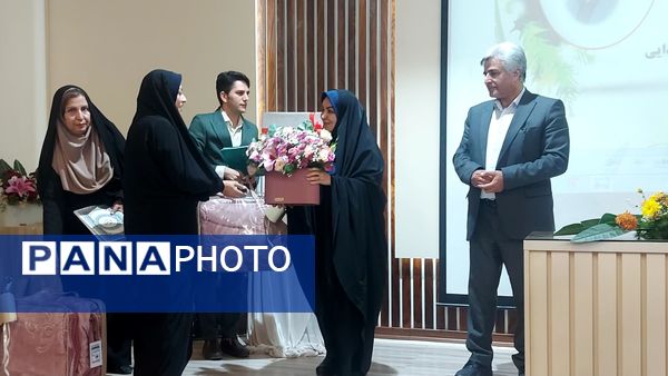  تقدیر از مدیران بازنشسته و همکاران اسبق آموزش و پرورش ناحیه شش