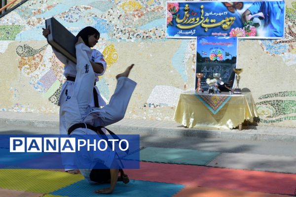 از حرکات رزمی دانش‌آموزان تا طناب‌کشی معلمان، المپیاد ورزشی مدرسه حکمت بهارستان‌دو