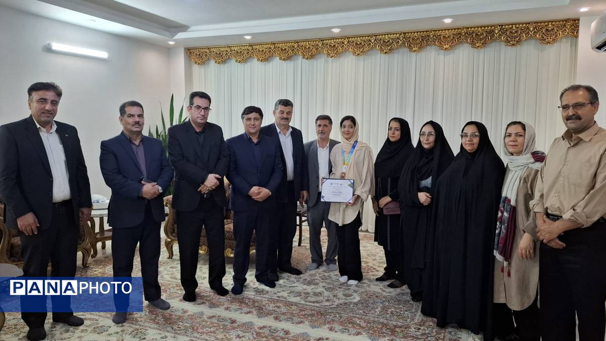 تقدیر مدیرکل آموزش و پرورش خراسان شمالی از دانشآموز شیروانی دارنده مدال برنز المپیاد جهانی علوم زمین
