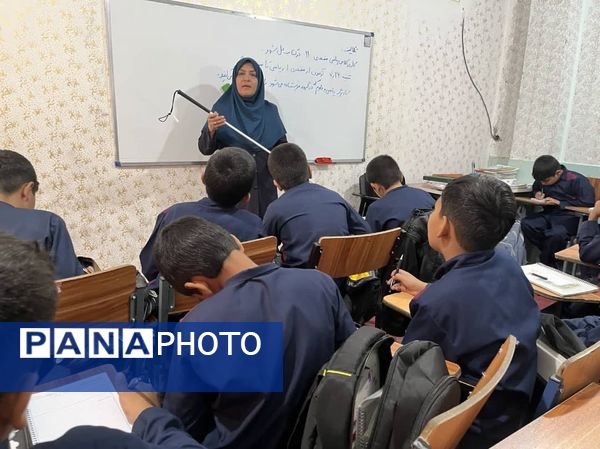 گرامیداشت روز جهانی نابینایان در آموزشگاه شهید محمد منتظر قائم خاتم