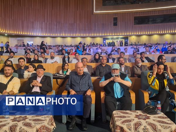 اختتامیه جشنواره فیلم‌های کودکان و نوجوانان در اصفهان نصف جهان