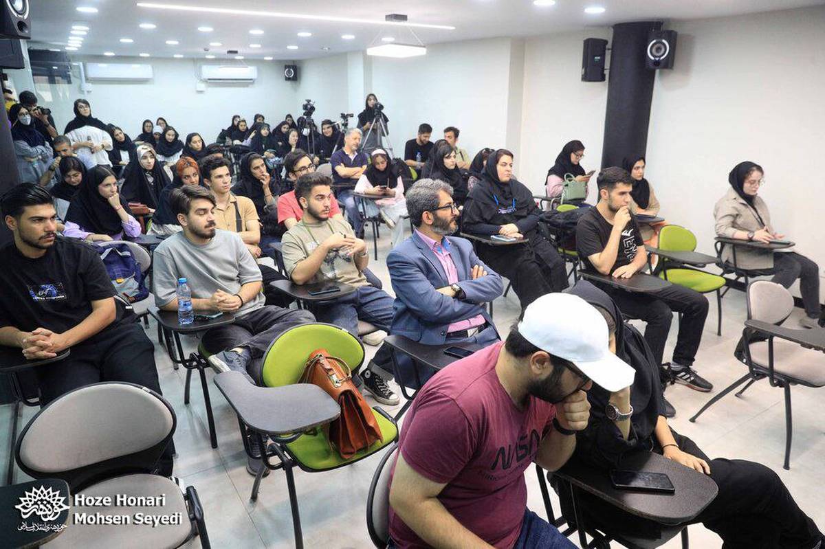 دانشجویان از گنجینه و باغمجسمه حوزه هنری بازدید کردند