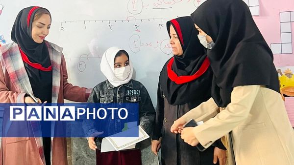 تقدیر از برگزیدگان ویژه‌برنامه هفته جهانی فضا در مدارس حاجی‌آباد