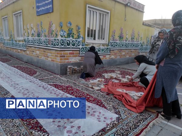 ضیافت افطاری در دبستان  حضرت معصومه (س) مصلی نژاد ناحیه پنج 