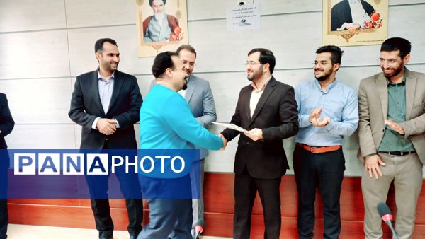 تقدیر از دانش‌آموزان برگزیده علمی‌پژوهشی در اداره آموزش و پرورش شهرستان ملارد