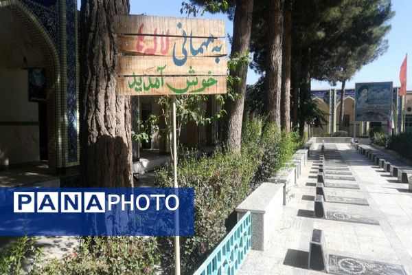 حضورپیشتازان دبیرستان شهید مجید دهنوی درگلزار شهدای بهشت فضل نیشابور