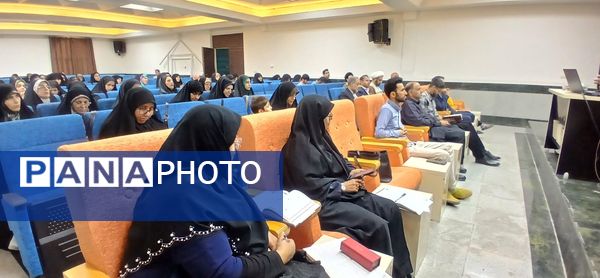 کارگاه تدبر در قرآن کریم با حضور حجتالاسلام قدرتی در خرمآباد