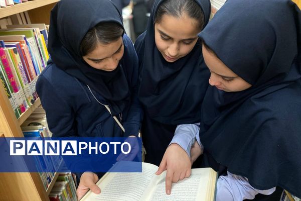 دانش‌آموزان دبیرستان نگین‌دانش ورامین میهمان کتابخانه رازی شدند