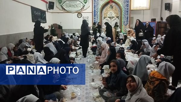 ضیافت افطاری در دبستان دخترانه مهندس رحمانی فرد ناحیه ۱ مشهد مقدس