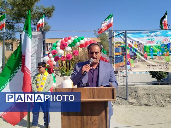 افتتاح چمن مصنوعی دبیرستان نمونه دولتی دانش کاشمر 