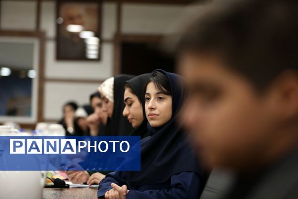 نشست اعضای کارگروه تدوین سند دوازدهمین دوره مجلس دانش‌آموزی جمهوری اسلامی ایران 