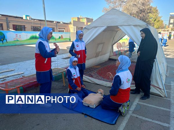  افتتاحیه پارک سلامت و آغاز به کار سفیران محیط یار  دبستان بنت الهدی صدر