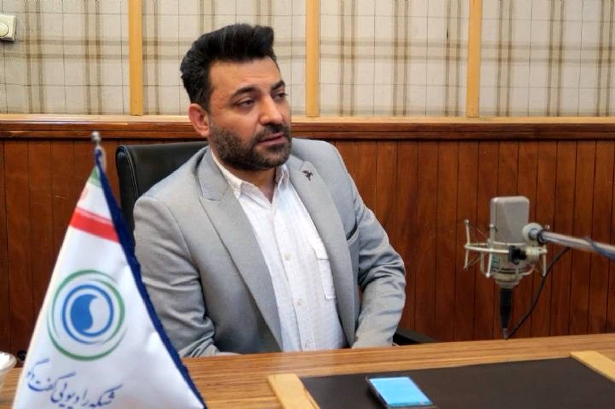  کارشناس‌مجری، نویسنده زنده‌ی صداست