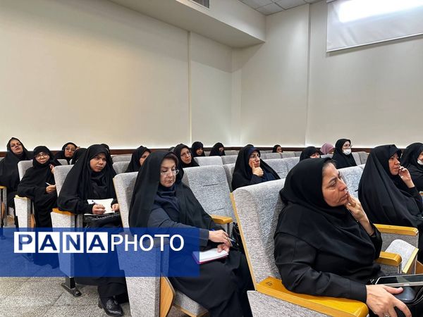 تحول مدیریتی در مدارس ابتدایی ناحیه ۶ مشهد با دوره کوچینگ سازمانی