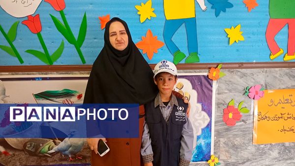 آغاز سال تحصیلی با جشن شکوفه‌ها در دبستان دکتر علی شریعتی 