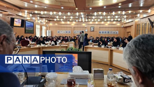 دیدار صمیمی دانش‌آموزان با استاندار کهگیلویه و بویراحمد 