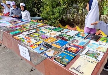 گرامیداشت هفته کتابخوانی در دبستان نعمت‌الهی آباده