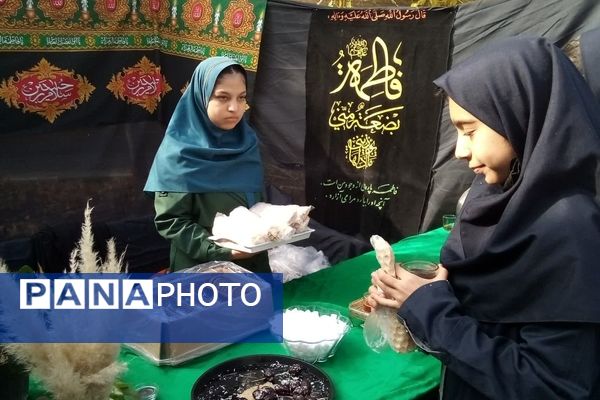 برپایی موکب شهادت حضرت فاطمه(س) در دبیرستان دخترانه نوید ناحیه ۵ مشهد