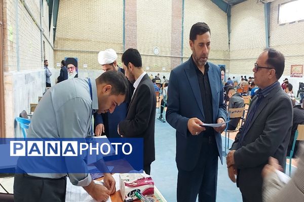 بازدید ستادی از حوزه‌های برگزاری امتحانات نهایی در شهرستان فاروج 