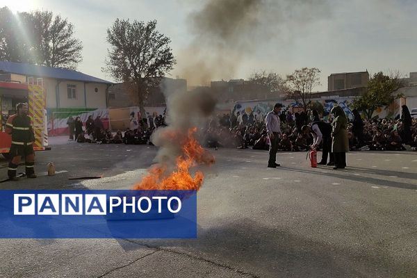 مانور زلزله در مدارس شهرستان ملارد