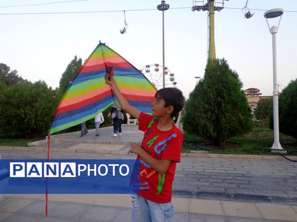 جلوه‌هایی از «جشن بادبادک‌ها» در بوستان علوی قم
