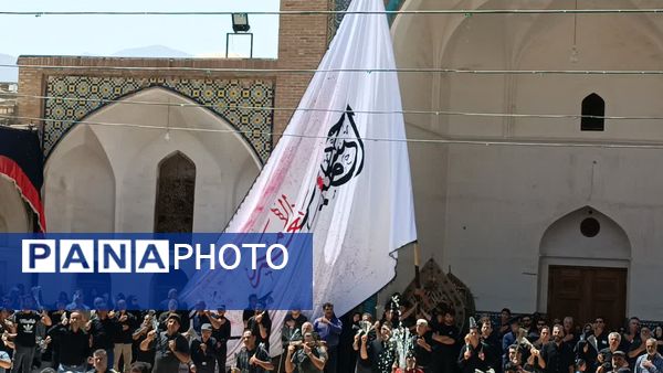 اقامه عزا و نوحه خوانی در صحن آستان مقدس حضرت سلطانعلی(ع) 