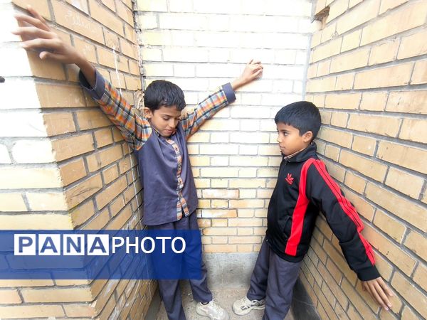 مانور زلزله در دبستان شهید پسندیده فدافن  