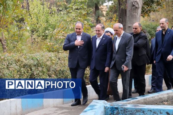 حضور وزیر کشاورزی در مراسم صبحگاهی هنرستان کشاورزی تبریز