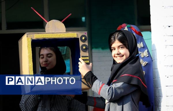 صبحگاهی غرق در علم و شادمانی در آموزشگاه جمهوری اسلامی ناحیه یک شهرستان بهارستان 