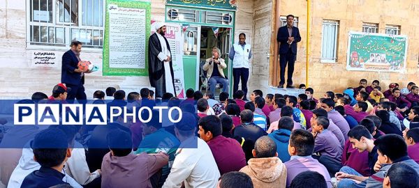 حضور اورژانس اجتماعی شهرستان کاشمر در دبیرستان میثاق