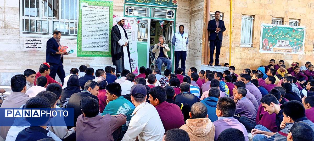 حضور اورژانس اجتماعی شهرستان کاشمر در دبیرستان میثاق