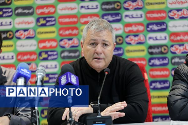 برد شیرین تراکتور در خانه