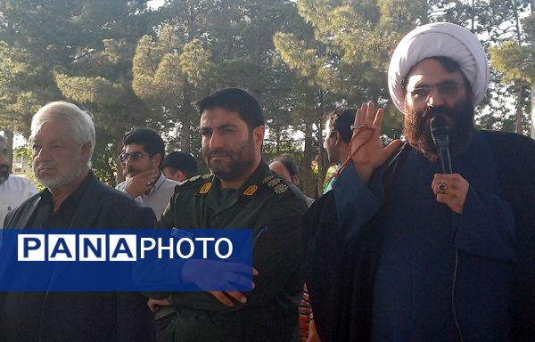 همایش پیاده‌روی خانوادگی به پاسداشت ایام الله دهه مبارک کرامت