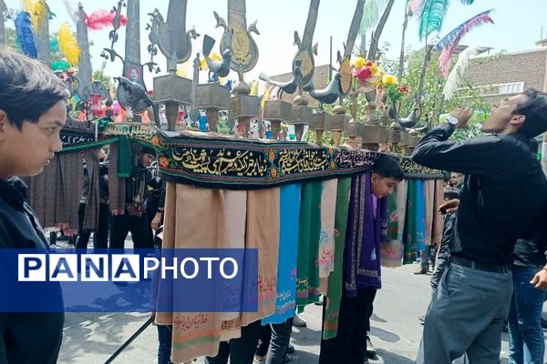 مراسم عزاداری عاشورای حسینی با حضور پرشور مردم و هیات‌های مذهبی شهرستان کاشمر 