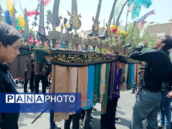 مراسم عزاداری عاشورای حسینی با حضور پرشور مردم و هیات‌های مذهبی شهرستان کاشمر 