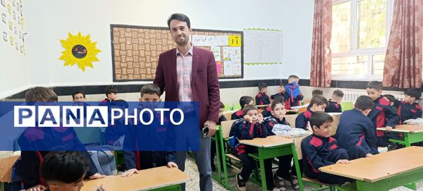 جشن شکوفه‌ها در مدارس سملقان