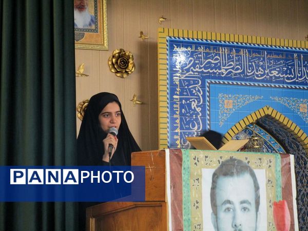 جلسه آموزش خانواده و افتتاح اتاق گفت‌وگوی اولیا در دبیرستان شاهد شهید کلانتری 