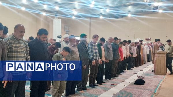نماز جمعه در حرم مطهر امامزاده جعفر بن موسی الکاظم (ع) پیشوا 