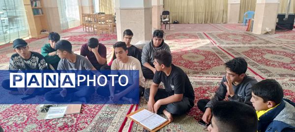 مراسم معنوی اعتکاف دانش‌آموزان پسر ابرکوهی در مسجد چهارده معصوم 
