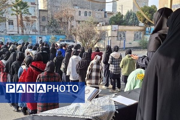 برگزاری مراسم سالگرد شهادت حاج قاسم سلیمانی در مدرسه حضرت زینب(س) ناحیه یک شهرری